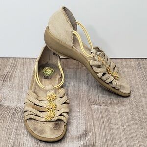 Earth Shoe Size 7 Yellow Green Daisy Flowers Strap Leather Sandals Elastic Fairy